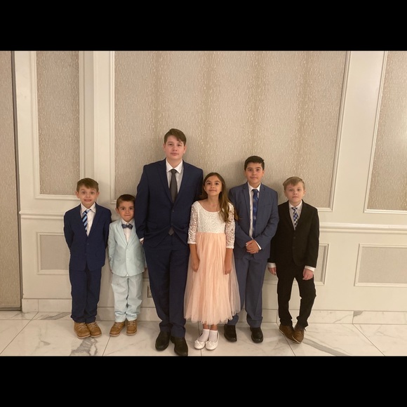 Meet your Posher, Cristina young mom of 7 - Picture 8 of 13